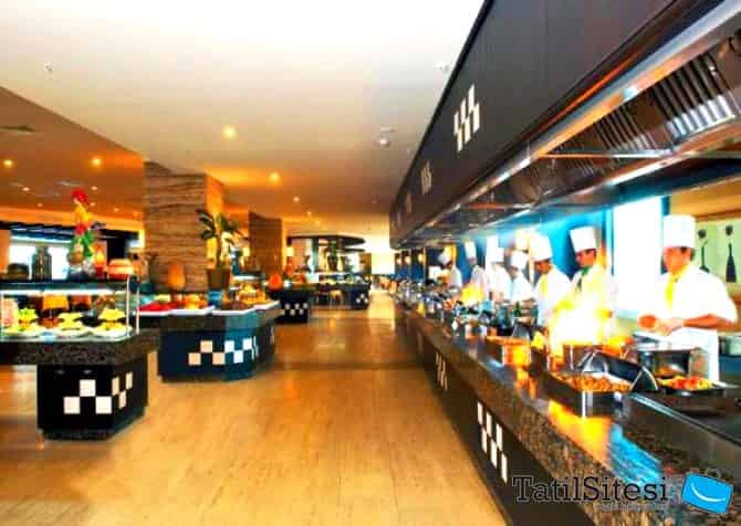 Crystal Admiral Resort Suites Spa 